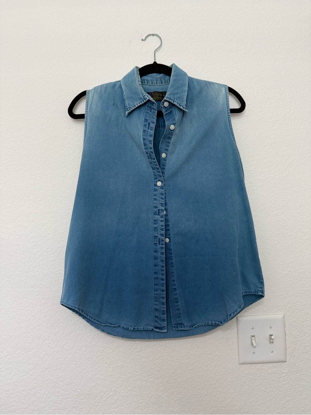 Vintage Charter Club 100% Cotton Chambray Denim Sleeveless Button-Up Shirt